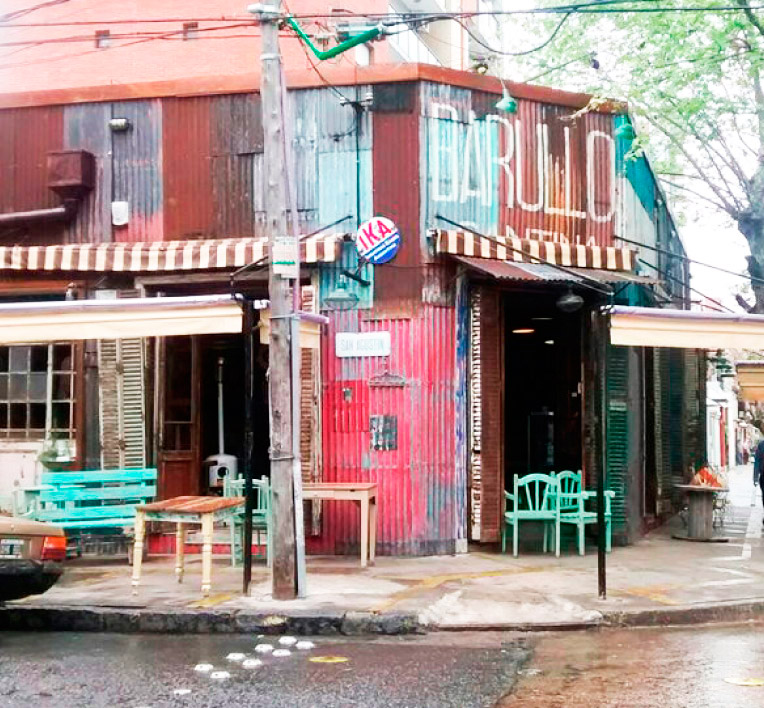 un bodegón en una esquina de Quilmes, cita obligada para vecinos y gringos